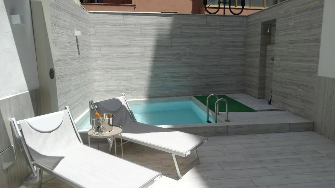Guest house Sisina Luxury Room Jacuzzi & Piscina Portici