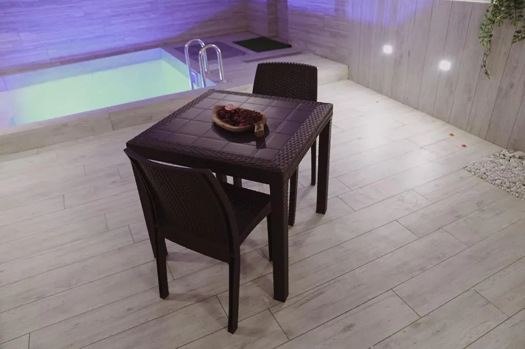 Guest house Sisina Luxury Room Jacuzzi & Piscina Portici Italy